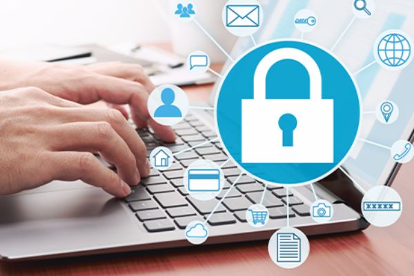 Schlosssymbol vor Notebook