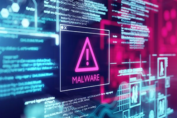 Bildschrimanzeige mit Fehlermeldungen und einer Malware Wahrnung